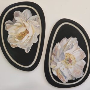 White Peony set with Pebble frame